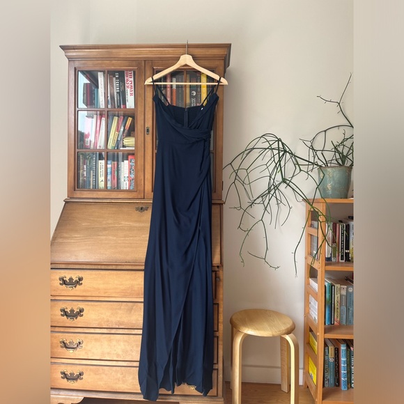 Reformation Liore dress. Navy, size 0. Worn once and dry cleaned. - Picture 2 of 4